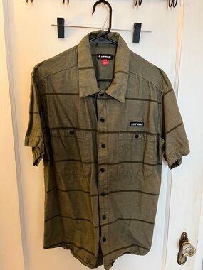 Airwalk Army Green Striped Button-Down with Snaps (Men’s Large)